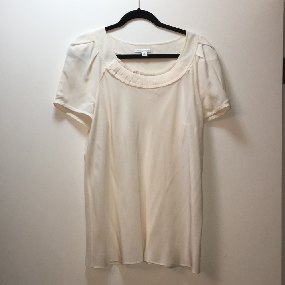 Banana Republic 100% silk blouse